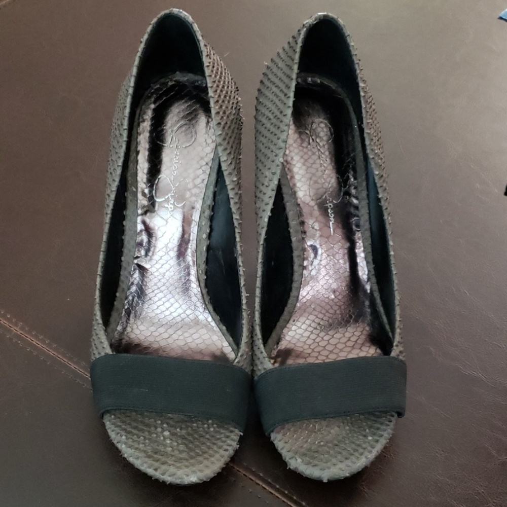 Jessica Simpson Kairie peep toe pumps